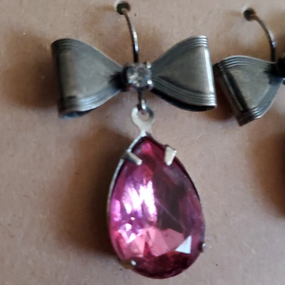 VINTAGE BOW HANGING EARRINGS W PINK TEARDROP GEMS SILVER TONE